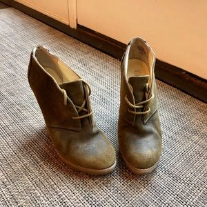 Enzo Angiolini Olive Suede Ankle Booties, Size 6.5